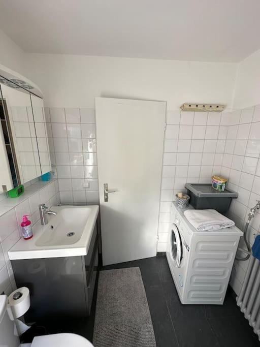 Ferienwohnung Renovated Flat - Prime Location Near Marienplatz Stuttgart Exterior foto