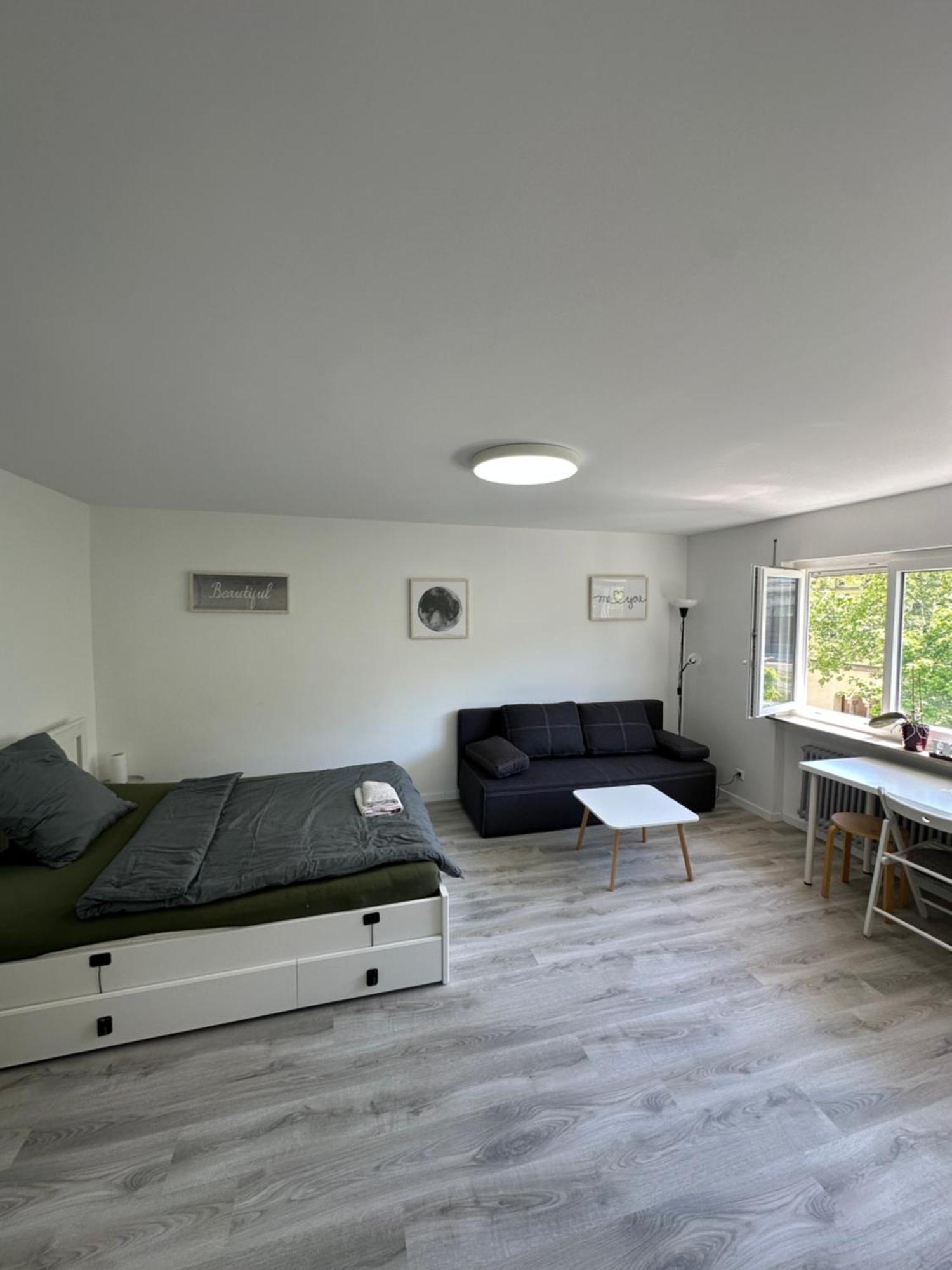 Ferienwohnung Renovated Flat - Prime Location Near Marienplatz Stuttgart Exterior foto