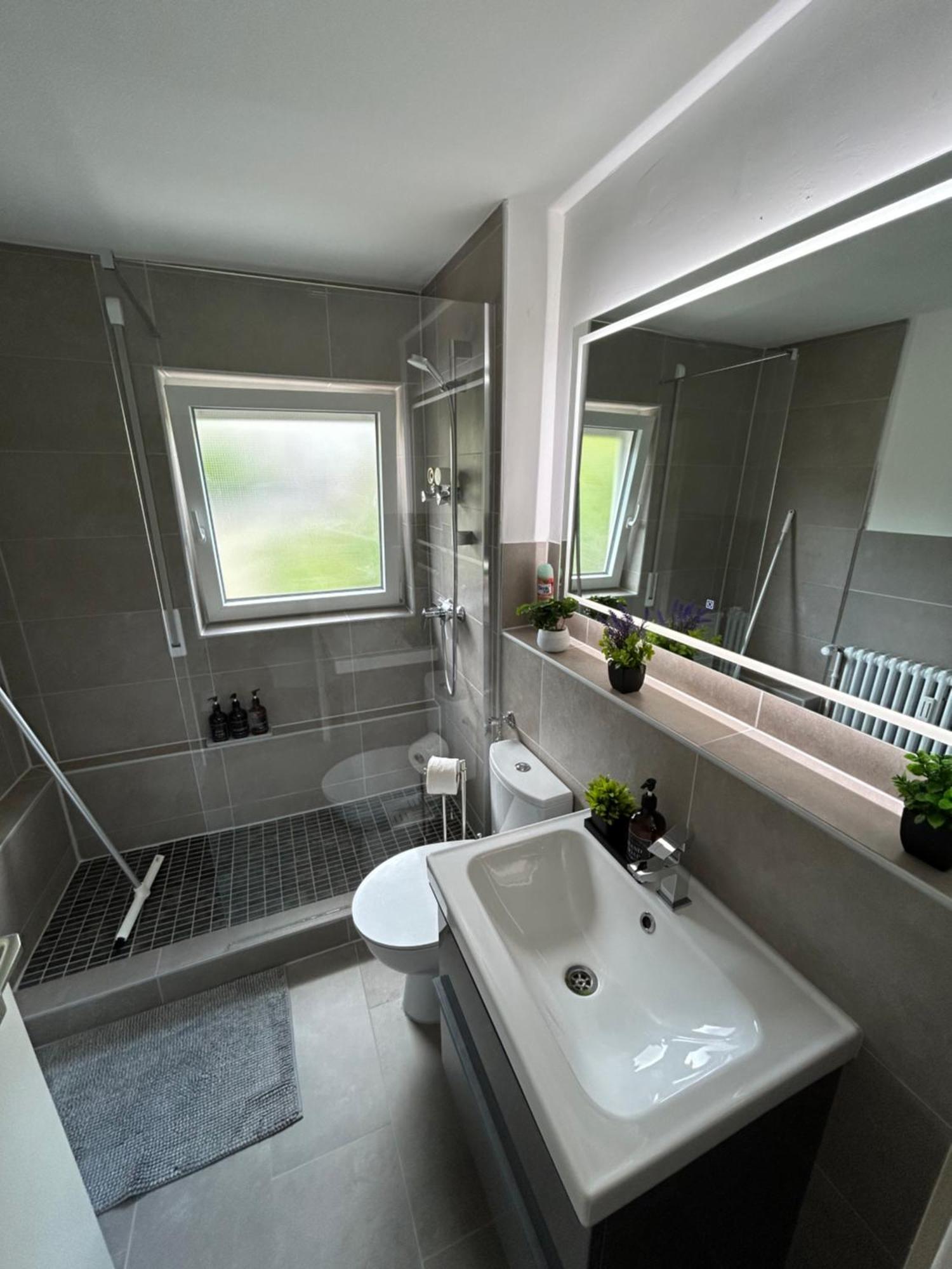 Ferienwohnung Renovated Flat - Prime Location Near Marienplatz Stuttgart Exterior foto
